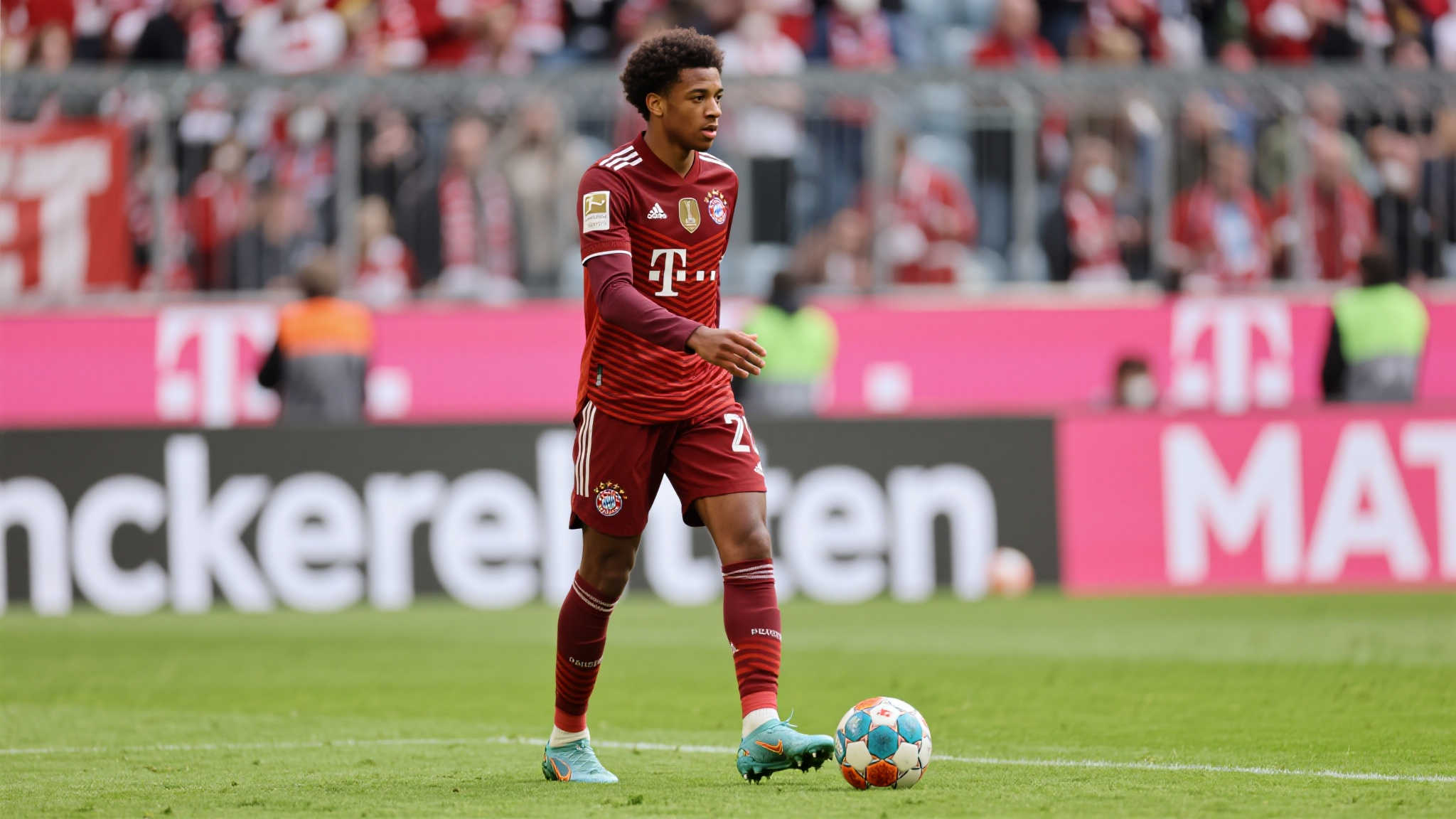 德天空:穆西亚拉身体状况良好,周日将如期参赛 德天空:穆西亚拉身体状况良好,周日将如期参赛